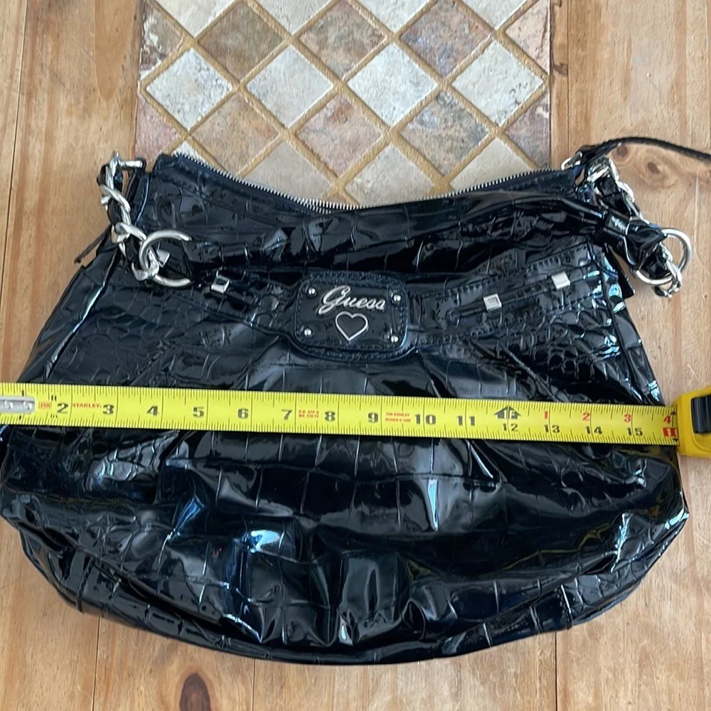 HOST PICKED Gorgeous Guess Shoulder Bag Is BNWOT 🥰🥰🔥🔥 - Picture 6 of 7